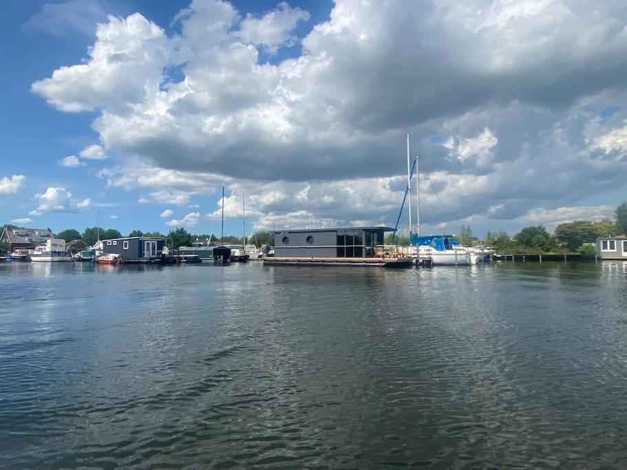La Mare Houseboat Hotel Nederhorst den Berg Eksteriør billede